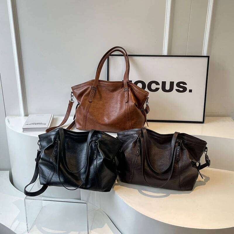 LEFTSIDE Retro Big PU Leather Shoulder Bags for Women 2024 Y2K Vintage Female Underarm Crossbody Bag Simple Solid Color Handbags Y260205