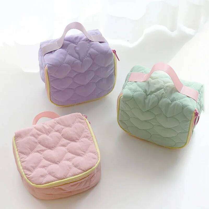 Korean Version Cute Love Makeup Large Capacity Portable Travel Handbag Wash Bag Y260206