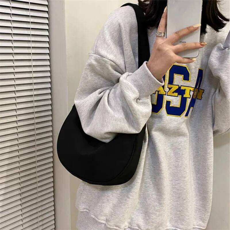 Crescent Shaped Crossbody Bags for Woman Dumpling Lightweight Small Ita Bag, Fashion Shoulder Underarm Women's Bag Purses XJ260129