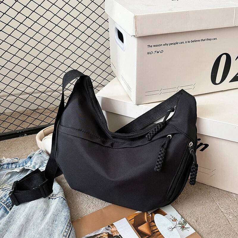 New Crossbody Large Capacity Casual Shoulder Versatile Nylon Dumpling Bag for Women Autumn Winter Fashion XJ260129