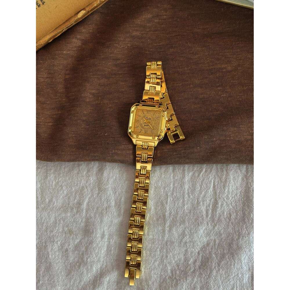 1New Gold Square Dial Elegant Simple Casual Style, Roman Numeral Dial, Fashionable Unique, 30m Waterproof Durable Women's Quartz Watch, Suitable 