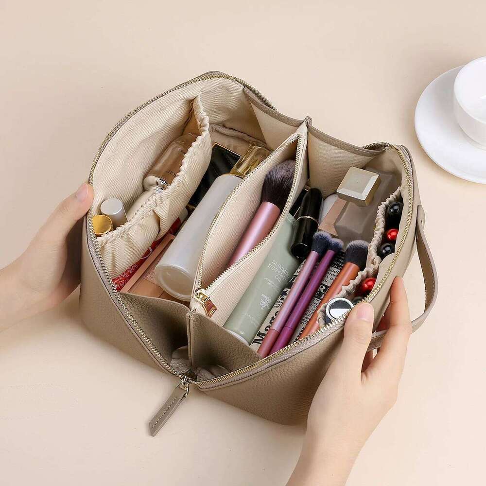 Large Capacity Genuine Cosmetic for Woman or Girl Real Cow Leather Make Up Bag Y260206