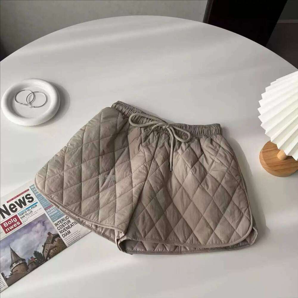 Women's Autumn Winter Pattern Quilted Shorts Lady Drawstring Waist Solid Color Wide Leg Padded Short Pants XJ260206