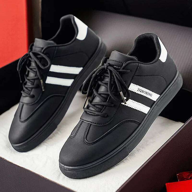 2026 Spring Autumn New Model Wear-Resistant Lightweight Retro for Men, Popular Student Campus Black and White Color Matching Casual Sneakers