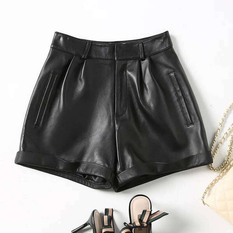 2026 Winter Women European/American Fashion Genuine Leather Shorts Real Lambskin High Waist Flanging Wide Leg Trousers Boots XJ260206