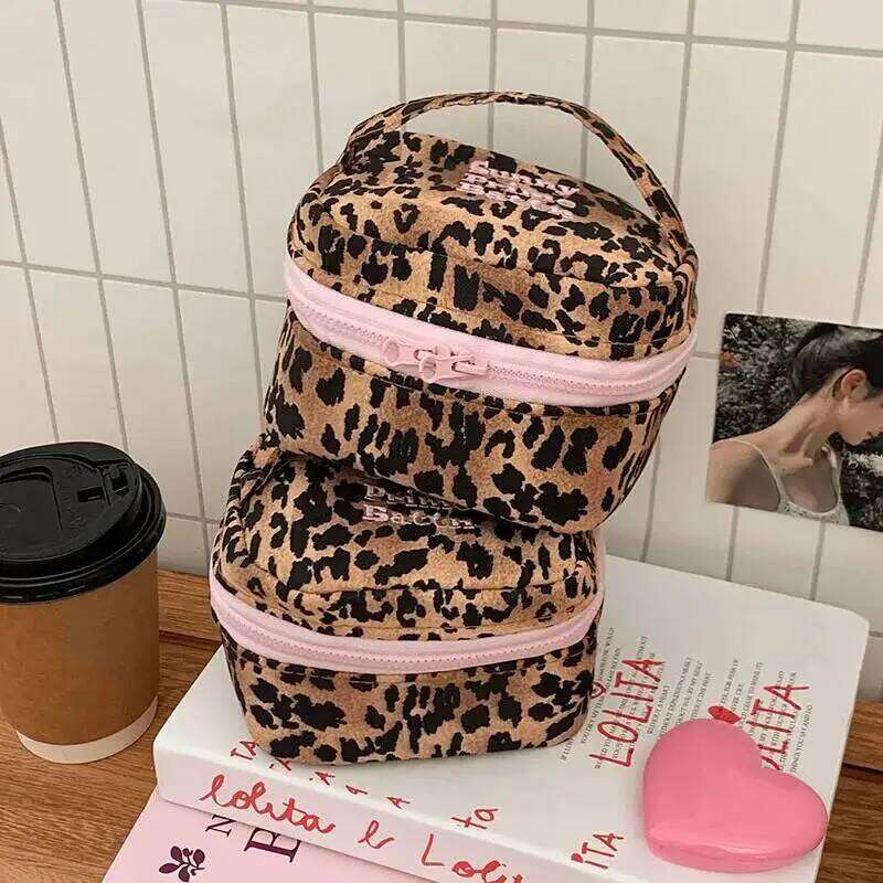 Leopard Embroidered Fashion Zipper Kawaii Cosmetic Case High Capacity Casual Makeup Bag Travel Toiletry Purse Women Y260206