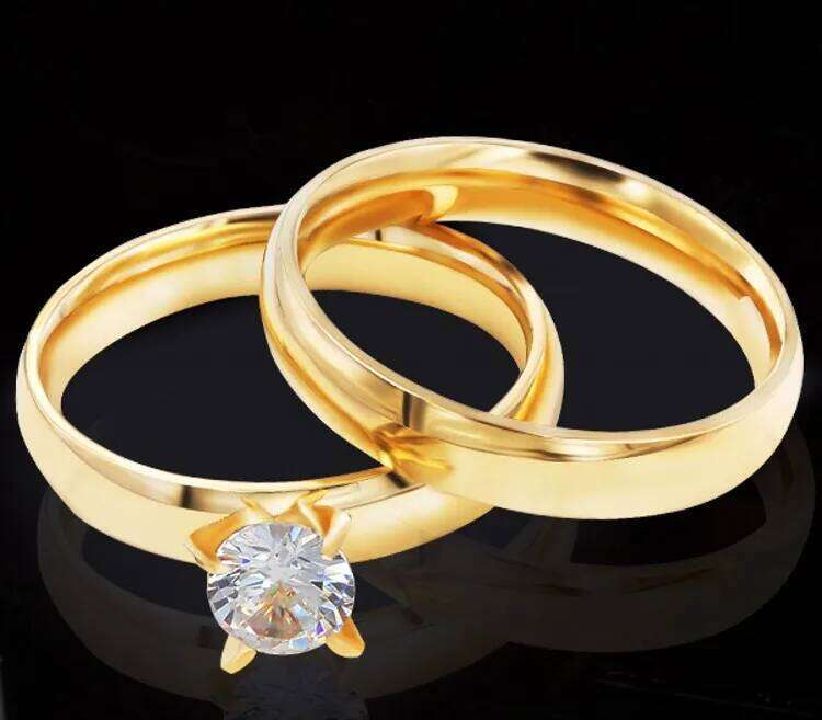 QianBei Fashion 2pcs/Set Single Zircon 4MM Charm Jewelry Gifts Ring Men Stainless Steel Gold Color Couple Rings For Women Man W260206