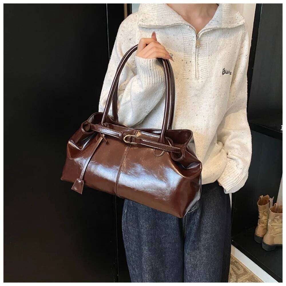 Fashion New Oil PU Leather Handbag Large Capacity Multifunctional Shoulder Casual Tote Underarm Bag for Women Y260205