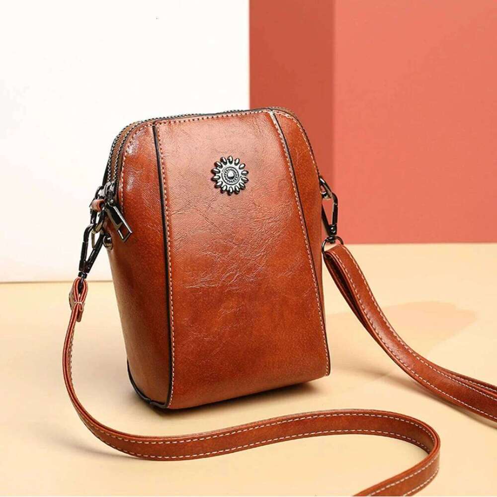 Ladies' fashionable soft leather single-shoulder trendy vertical design crossbody bag, portable phone storage bag XJ260129