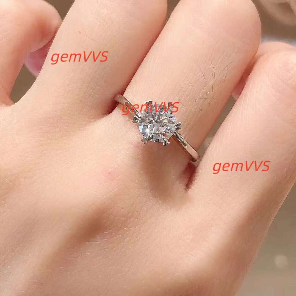 DK 1Ct Round Cut VVS Lab Diamond Ring 18K Gold IGI Certified For Weddings And Gifts Direct Source Factory Simplicity & Luxury