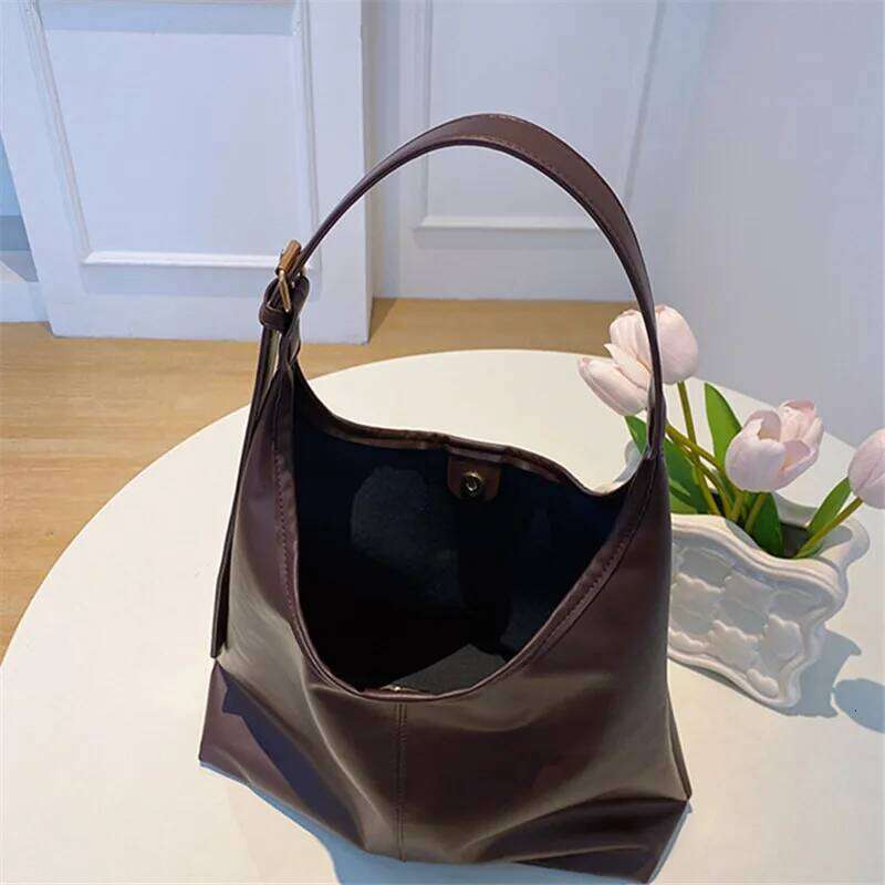 Retro Women's Tote Bag, Vintage Underarm Handbag with Shoulder Strap Design for Dating Parties Shopping Travel Multiple Colors Y260205