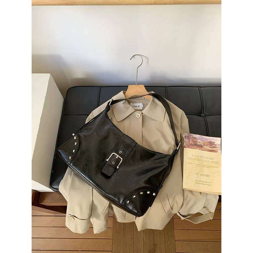 Vintage Versatile Glossy Surface PU Leather Women's Shoulder Fashion Rivets Ladies Underarm Bags Casual Female Handbags Y260205