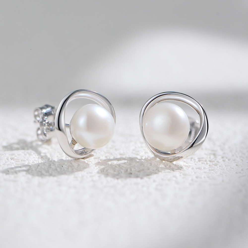 French-style round natural pearl sterling silver stud simple elegant, versatile earrings, fashion, high-end earrings for women
