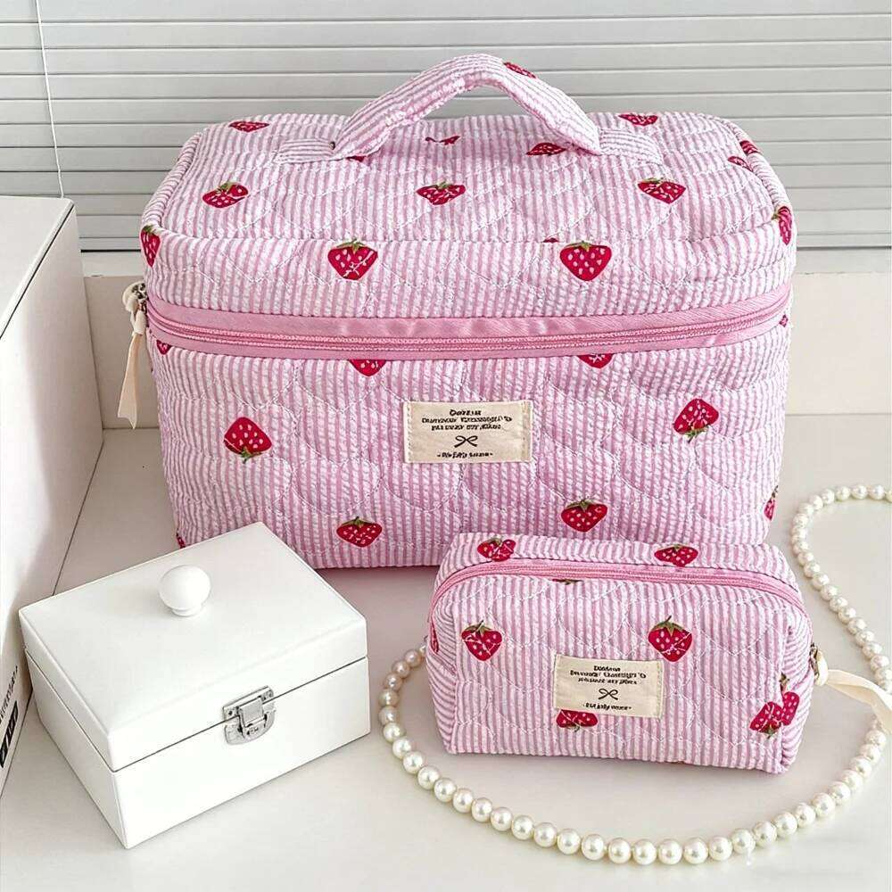 Strawberry Pouch Cute Women's Necessaire Gifts For Women Vanity Toiletry Bag Makeup And Cosmetics Organizer Y260206