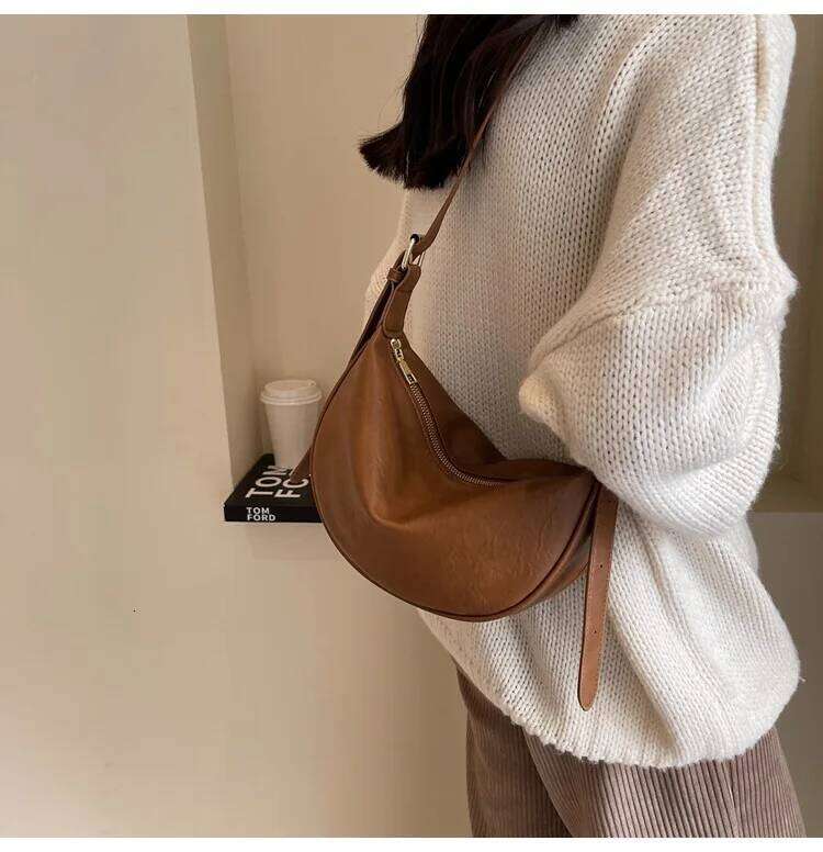 Structured Embroider Namebrand Lipstick Solid color dumpling Adjustable Custom Ladies Bottle Velvet Fabric crossbody bag Y260205