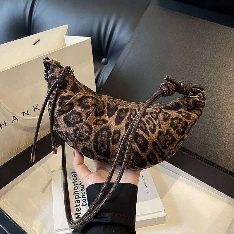 Velvet Material Zipper High Quality Shoulder Leopard Print Simple Fashionable Crossbody Bag Soft Western Style Handbag Y260205