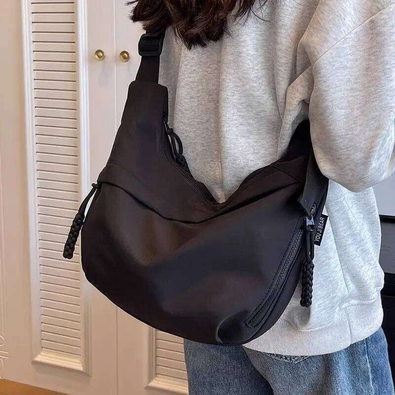 New Crossbody Large Capacity Casual Shoulder Versatile Nylon Dumpling Bag for Women Autumn Winter Fashion XJ260129