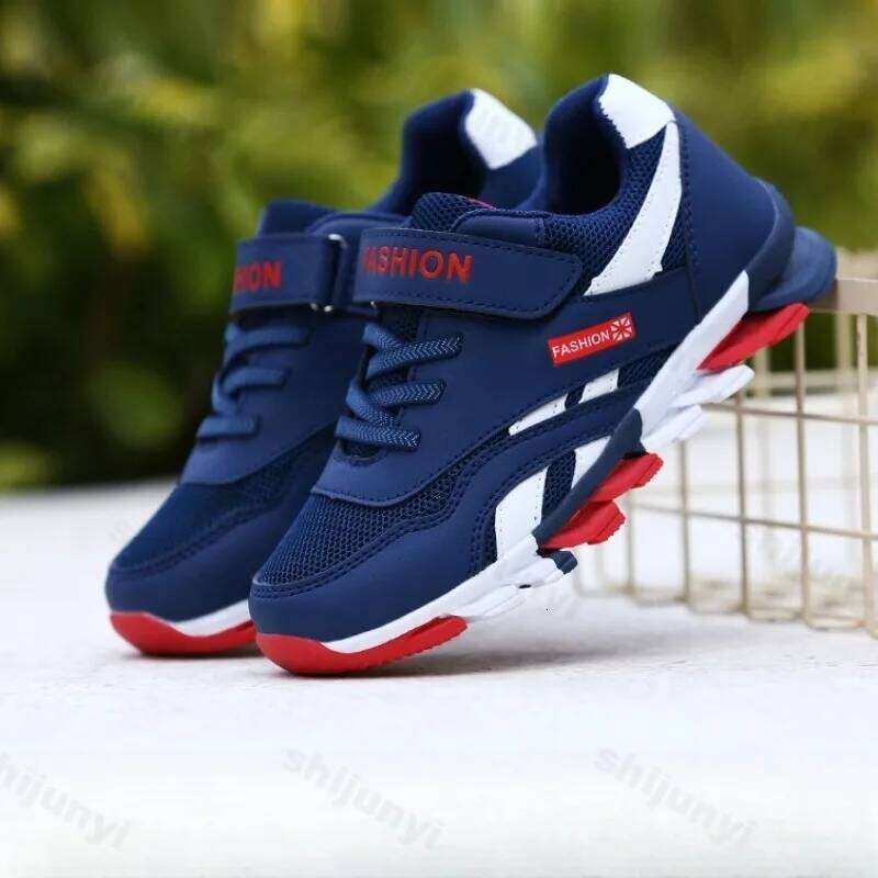 Boys' Fashion Trend Low Top Thick Sole Casual Sports Shoes 2025 Autumn New Style Childrens' Comfortable Platform Chunky sneakers 26Y0206