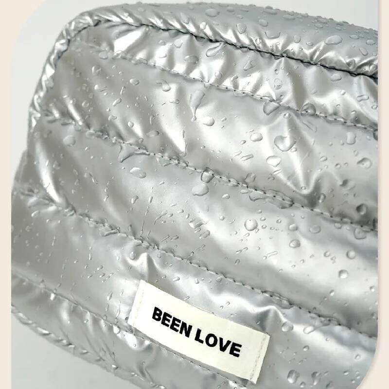 Portable High Capacity Makeup Elegant Down Storage Pouch Handheld Cosmetic Bag Durable Organizer for Travel Y260206