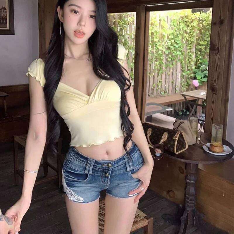 Summer New Women Denim Korean Fashion Lace Spliced Low Waist Elastic Slim Fit Short Pants Sexy Hip Wrapping Jeans Shorts XJ260206