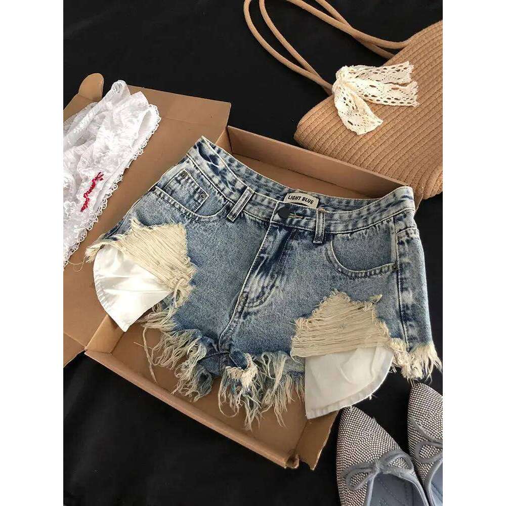 Ripped Jeans Shorts Women's Retro Pockets Fringed Rough Edge Design Y2k Slim-fit Hip-wrapped Super Short Hot Pants C260206