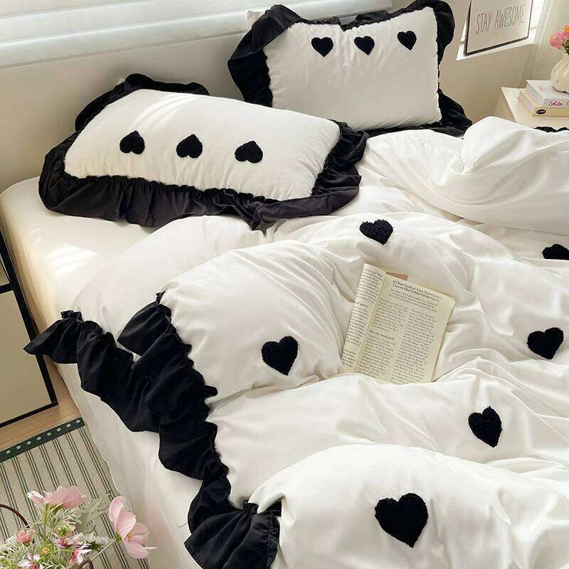 3 Piece Sheet Black Heart Embroidery Duvet Cover Set, Comfortable Bedding Set Bedspread for All Seasons XJ260206