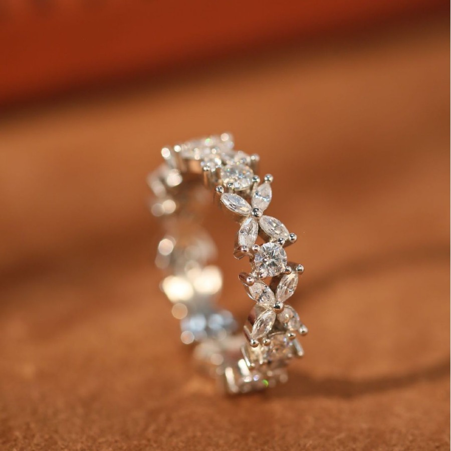 2026 Ins Top Sell Wedding Rings Luxury Jewelry 925 Sterling Silver Fill Marquise Cut White 5A Zircon CZ Diamond Elegant Party Eternity Women Flower Br