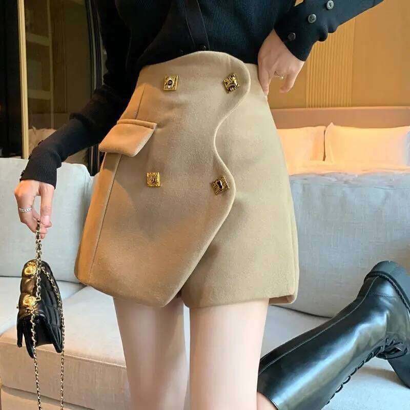Black Woolen Shorts Women 2024 New Autumn Winter High Waist Slimming Loose Casual Wide Leg A-line Skirt for External Wear XJ260206
