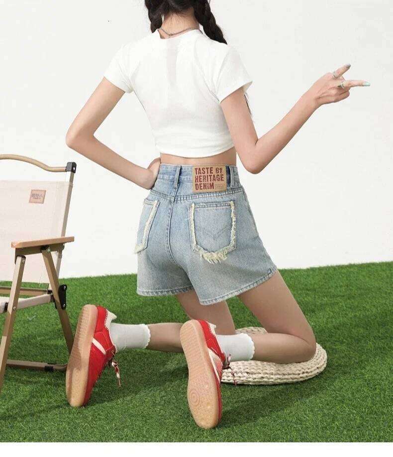 Niche Light Blue High-waisted Women's Loose Denim Shorts.Summer New Rough-edge Design Slim-fit Spice Girl A-line Pants for Women C260206