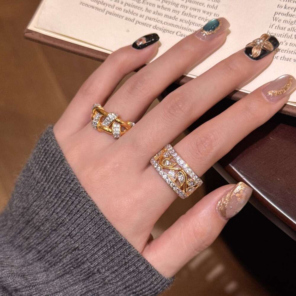 Light luxury vintage high-end feel, diamond-encrusted hollow floral vine ring, fashionable exquisite niche design, versatile and elegant ring