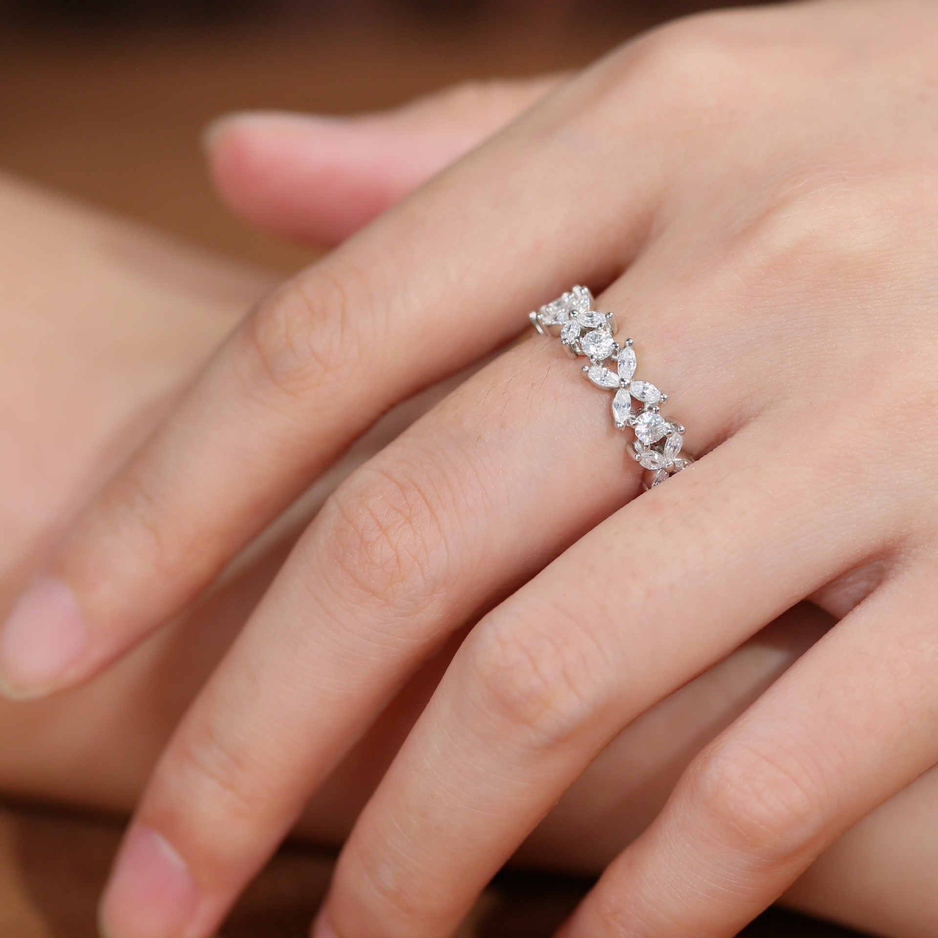 2026 Ins Top Sell Wedding Rings Luxury Jewelry 925 Sterling Silver Fill Marquise Cut White 5A Zircon CZ Diamond Elegant Party Eternity Women Flower Br