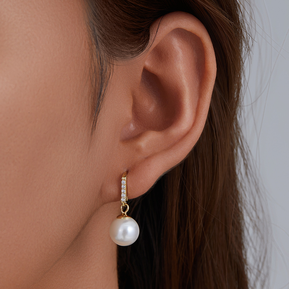 925 sterling silver for women, light luxury ins classic simple elegant diamond-encrusted shell pearl earrings