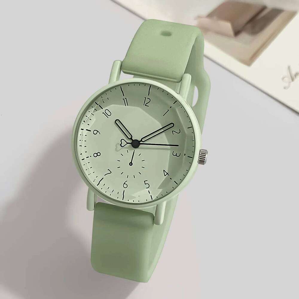 Fashion Candy Color Silicone Band Women Quartz Watch Arabic Dial Girls Students Wristwatch Z260206