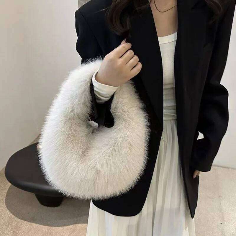 Soft Plush Half Moon Faux Fur Party Clutch Lady Handbags Fluffy Female Winter Purse Casual Tote Fashional Bag XJ260129