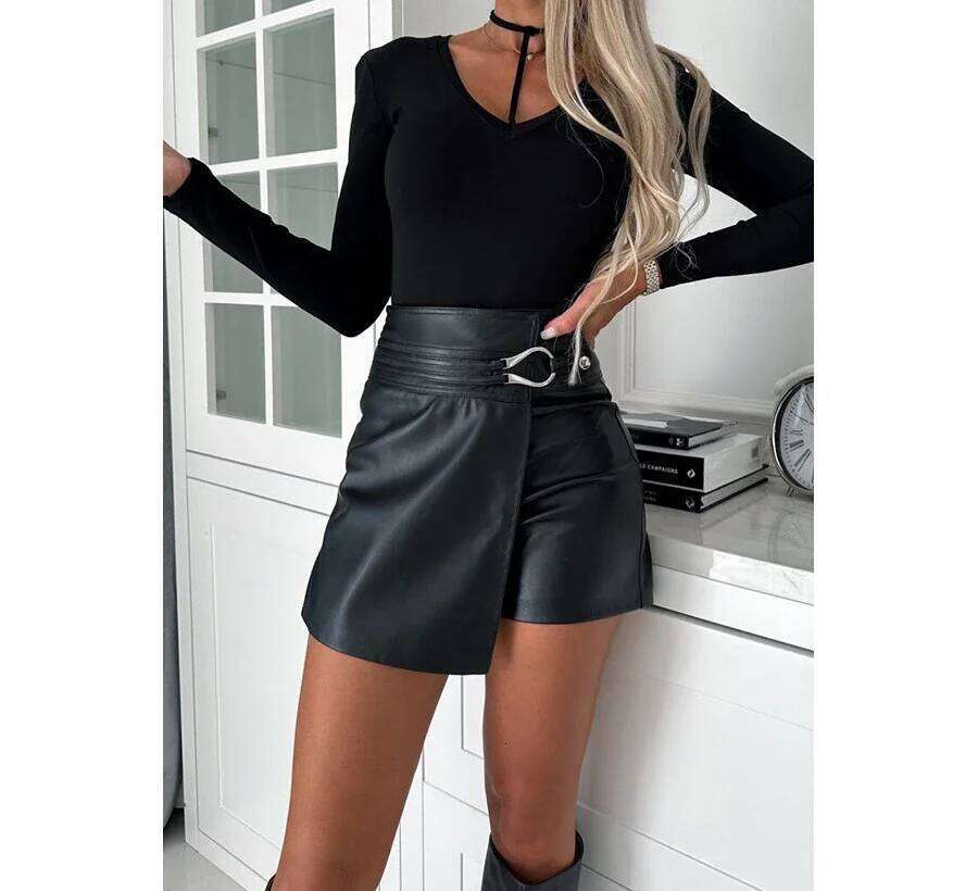 Casual Women's Short Leather Trousers Summer Autumn 2024 New and Fashionable Versatile Y2k Half Pants for Female Streetwear XJ260206