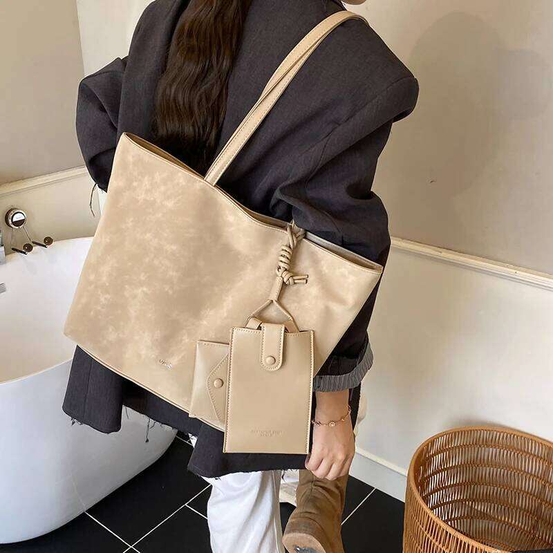 Women Leather Classic Fashion Luxury Designer Crossbody Shoulder Tote Bag Elegant Handbag For Everyday Chic Living Y260205