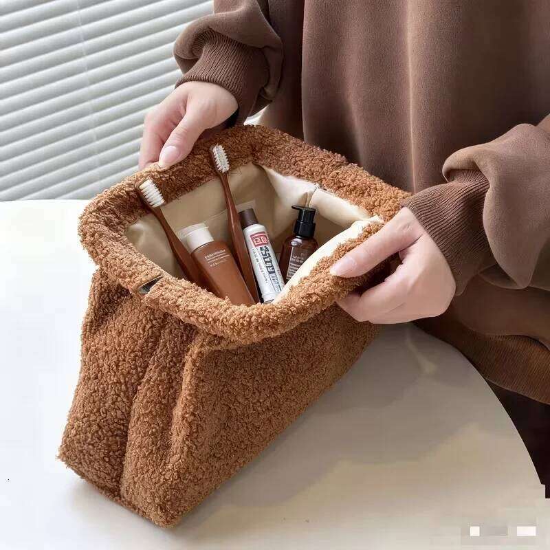 Autumn and Winter Teddy Fleece Bag for Women, Portable Travel Cosmetic Organizer, Super Popular Makeup Artist Case, Fashi Y260206