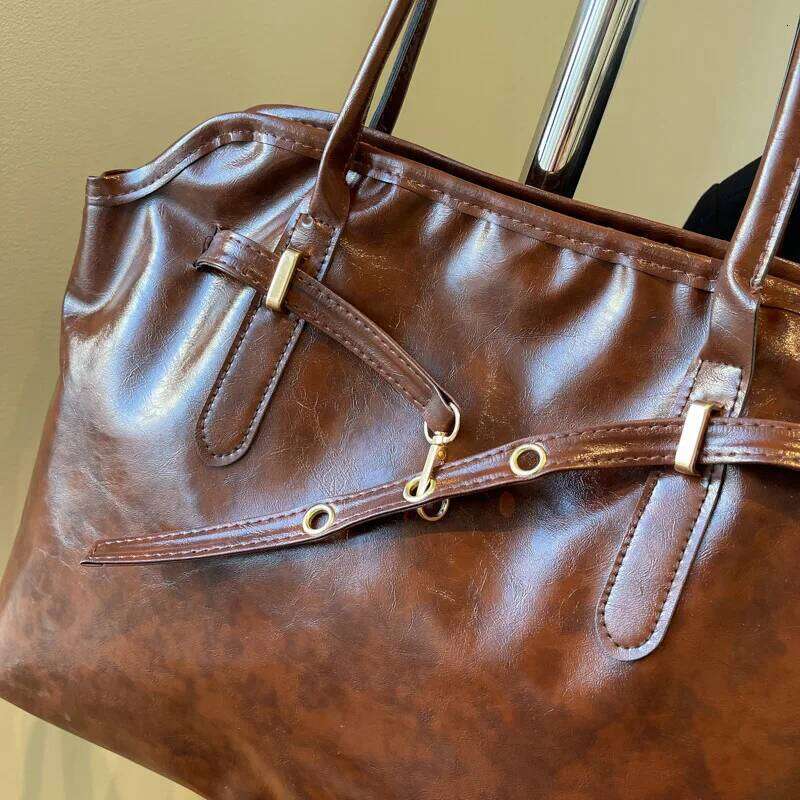 Women's Vintage Large Capacity PU Leather Tote Bag Metal Buckle Strap Accents Top - Handle Shoulder Carry Bags for Winter 2025 Y260205