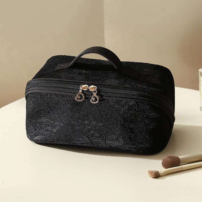 New Style Large Capacity Women's Lace Makeup Portable Outdoor Storage High Aesthetic Value Floral Pattern Cosmetic Bag Y260206
