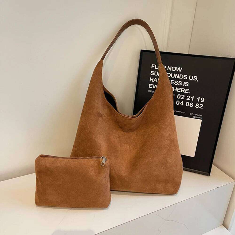 Autumn and Winter Vintage Women Large Capacity Suede Shoulder Casual Commuter Retro Handbags with Pocket Hobo Bag Y260205