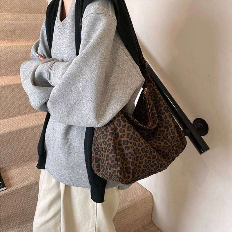 Trendy Casual Soft Textile Women's Shoulder Large Capacity Leopard Print Female Retro Crossbody Bag For Commute Outings XJ260129