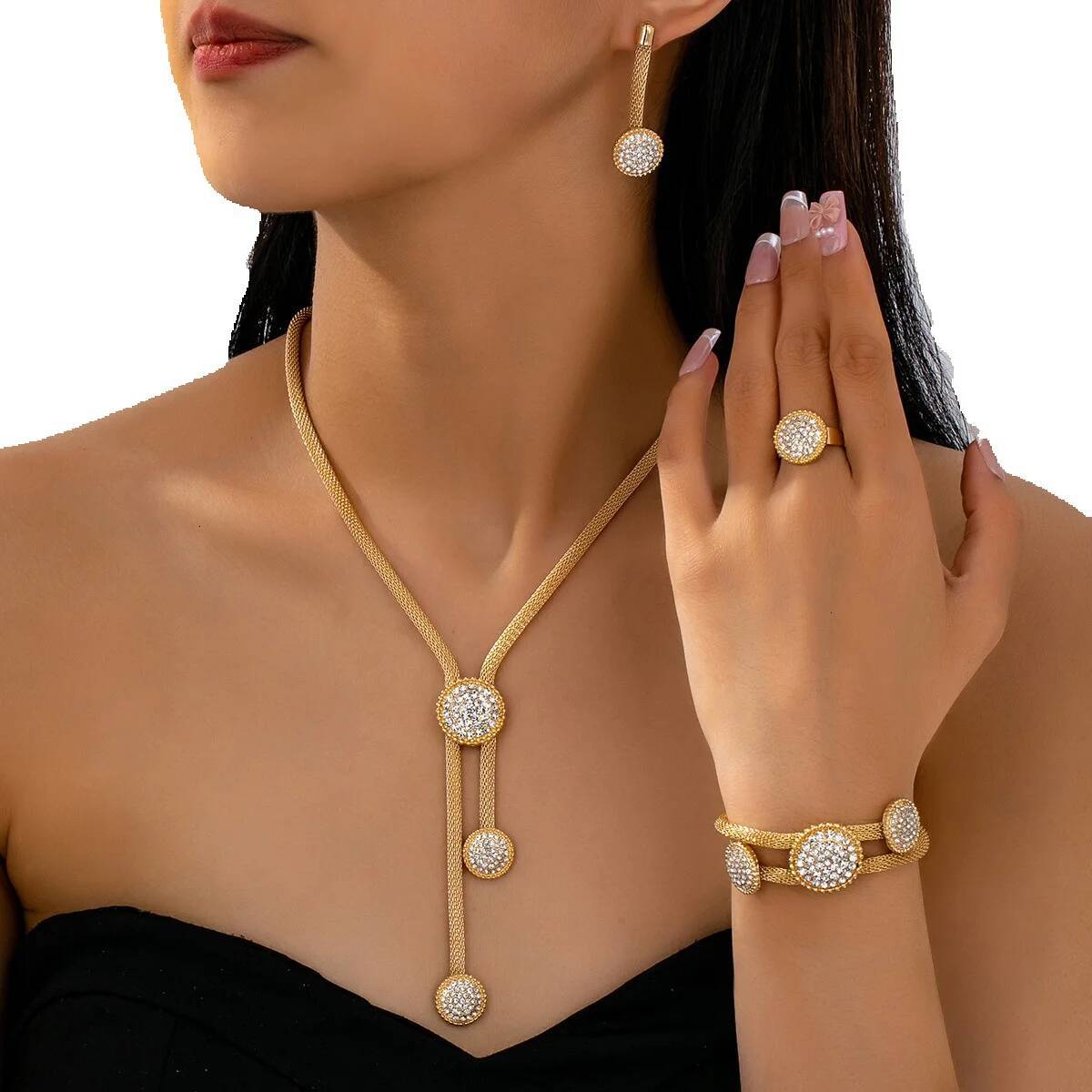 Luxury Fashion Exquisite Design Style New European And American Trendy Round Mesh Chain Handmade Inlaid Zircon Round Pendant