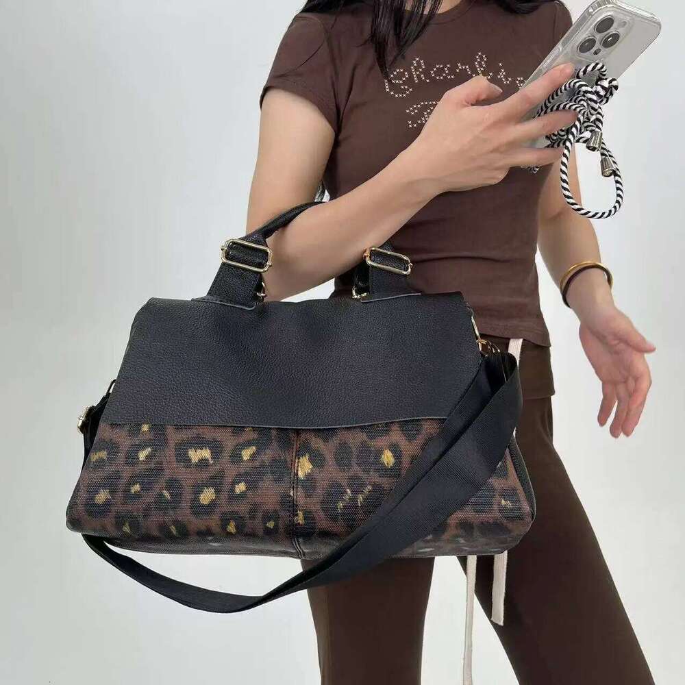 Ladies' Fashion Personalized Leopard Pattern Tote Large Capacity Retro Street Y2K Spicy Punk Shoulder Bag Y260205