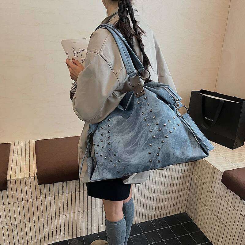 Y2K Trend Large Capacity Tote For Women 2025 Autumn/Winter Commute Shoulder Bag Vintage Pu Leather Handbag Rivet Moto Bags Y260205