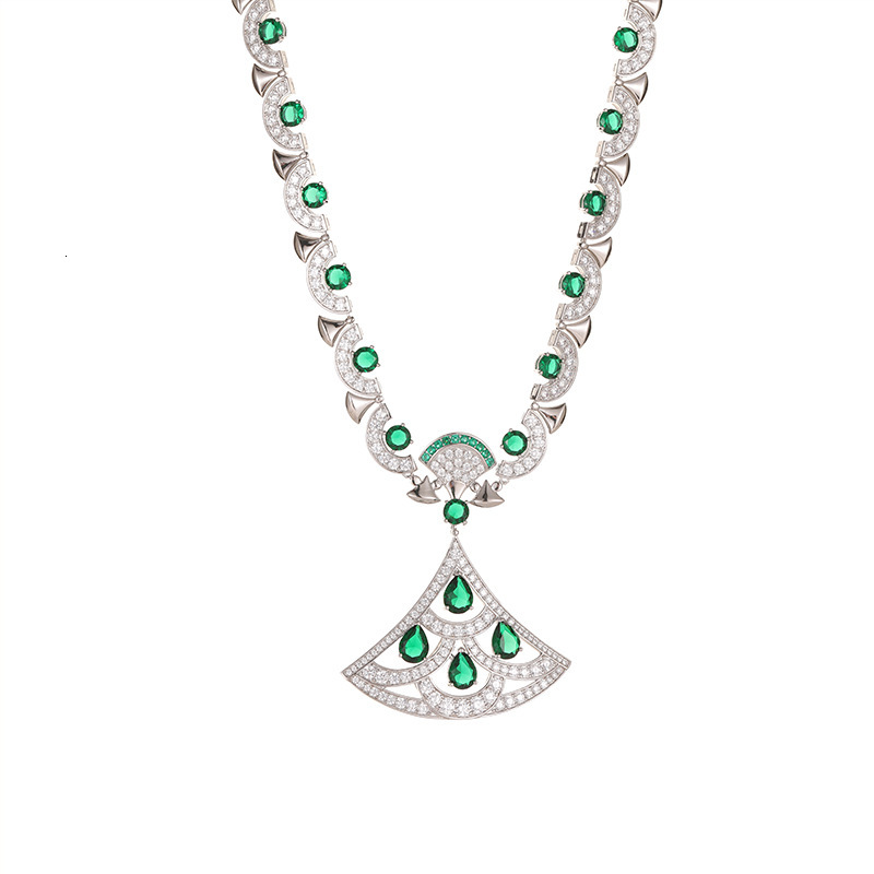 Necklace New Product: Fan-Shaped Necklace With Gold-Plated Pendant, Luxurious And High-End Necklace Evening Party Accessory For Women Necklace