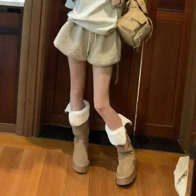 Stylish Lamb Fur Shorts Trendy Furry Fashionable Urban Women's Casual Pants Thin Material Comfortable Commute Style XJ260206