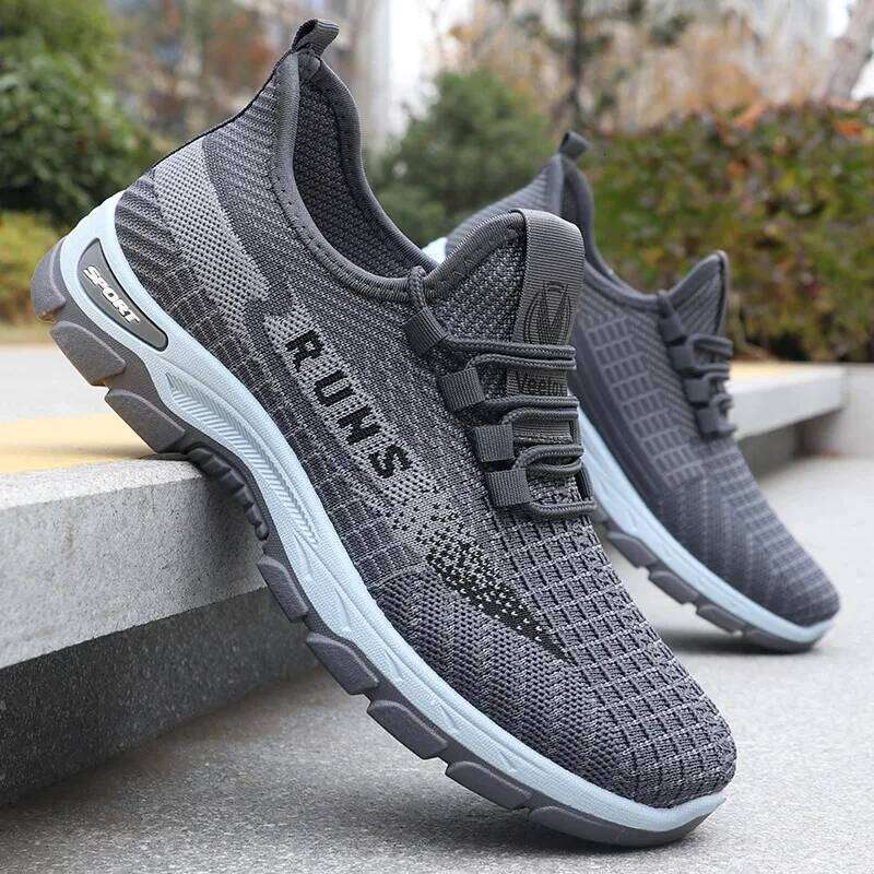 2025 Spring Men's Loose Sports Breathable Mesh Lightweight Outdoor Anti slip Wear resistant Casual Shoes