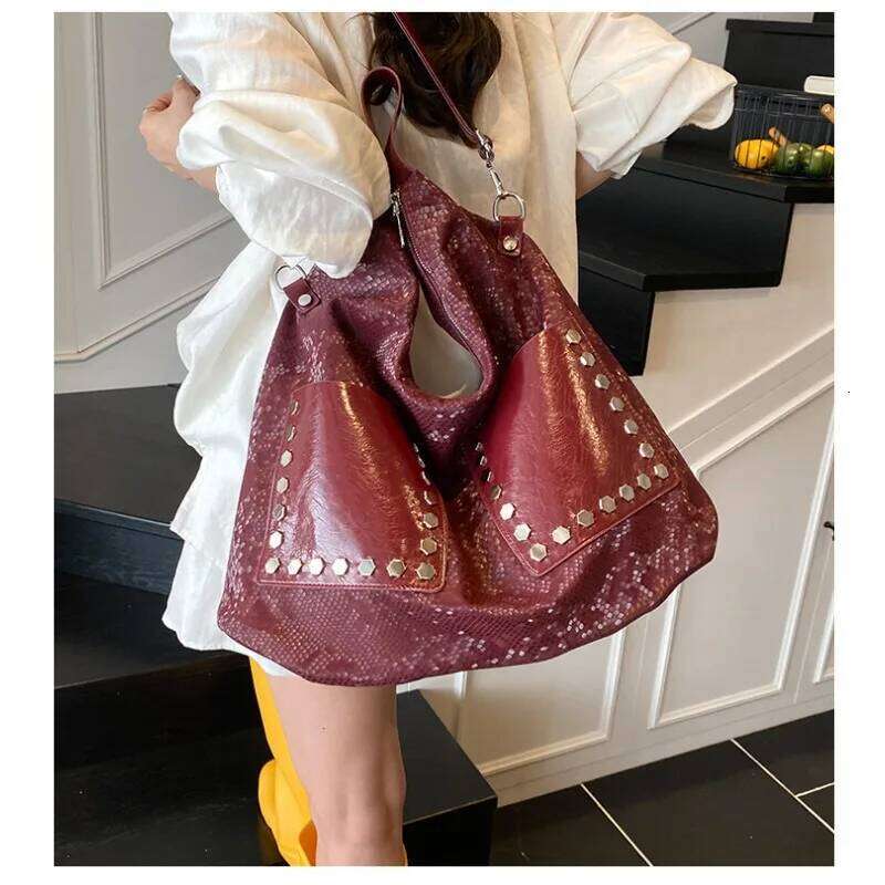 Glamour Motorcycle Shoulder Bags for Women Pattern Rivet Decor Large Capacity Shopper Tote Designer Handbags Y260205