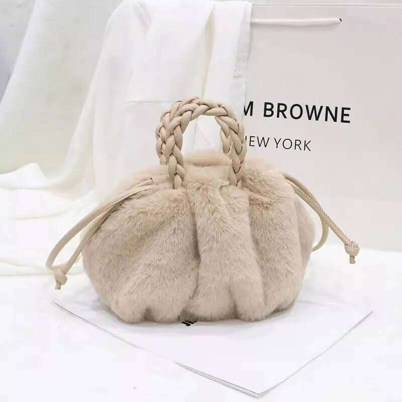 Autumn versatile simple solid color portable hair women's autumn and winter new pleated cloud bag high-end plush XJ260129