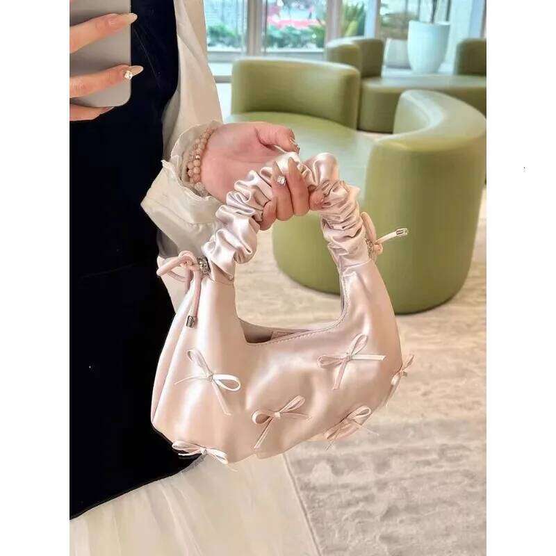 Cute Bow Pleated Cloud New Portable Commuter Messenger Bag High Appearance Level The Shoulder Strap Is Adjustable Y260205